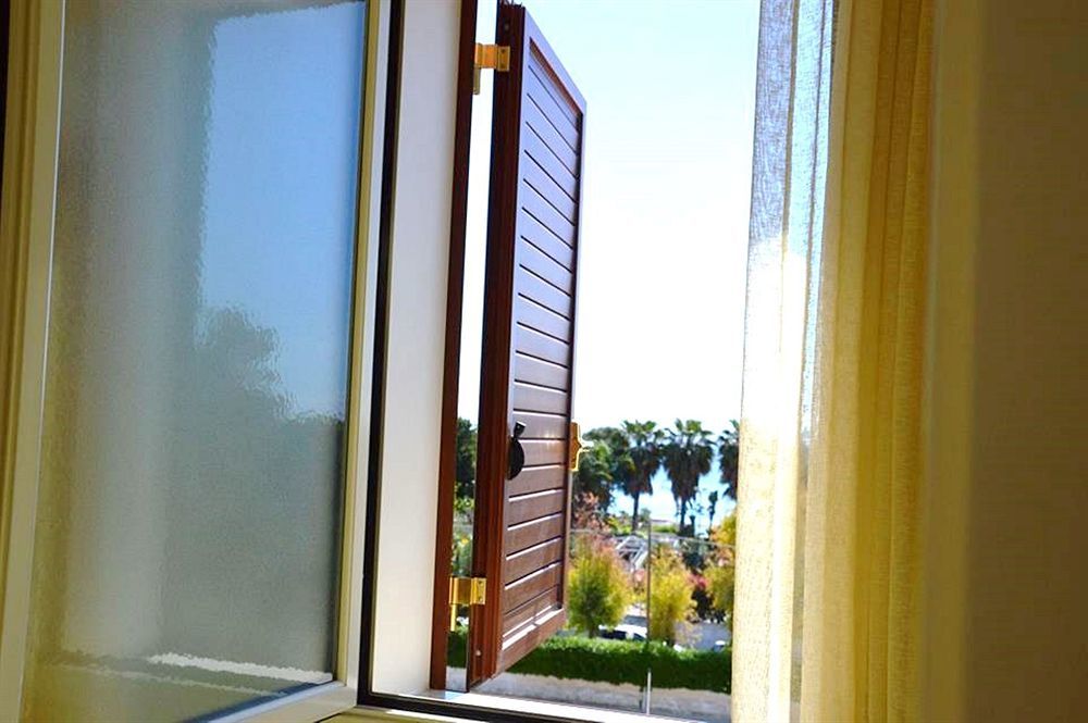 Hotel Bulla Regia Fontane Bianche Exteriör bild