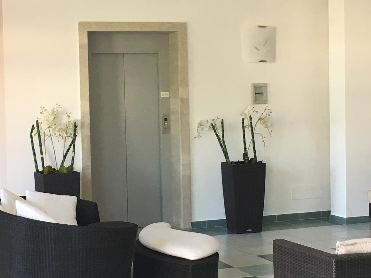 Hotel Bulla Regia Fontane Bianche Exteriör bild