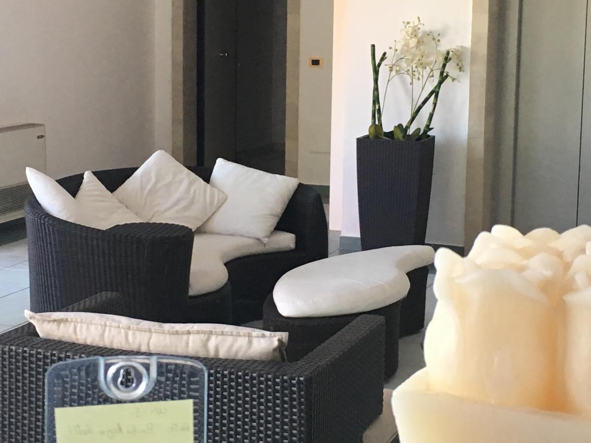Hotel Bulla Regia Fontane Bianche Exteriör bild