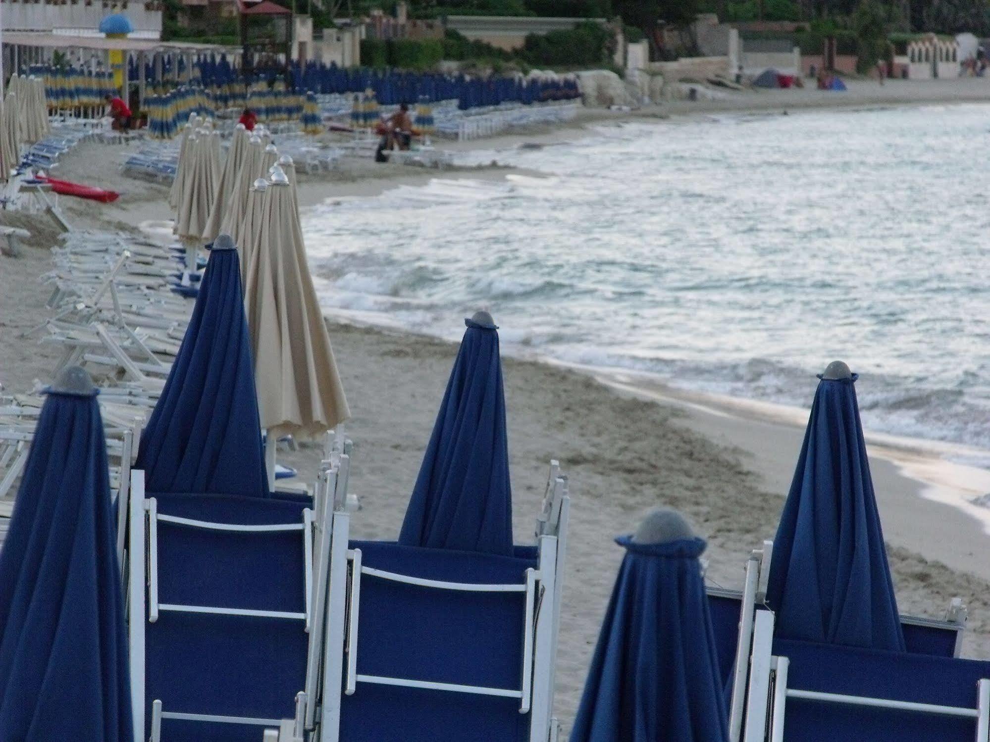 Hotel Bulla Regia Fontane Bianche Exteriör bild