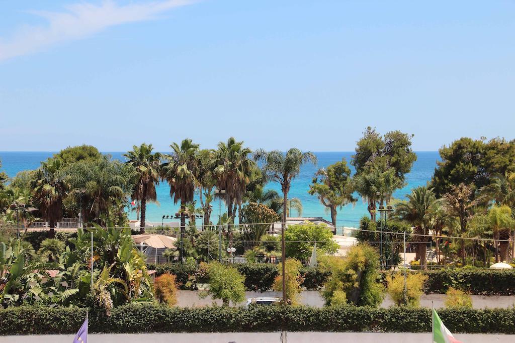 Hotel Bulla Regia Fontane Bianche Exteriör bild